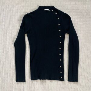 Bohme black ribbed buttoned top.